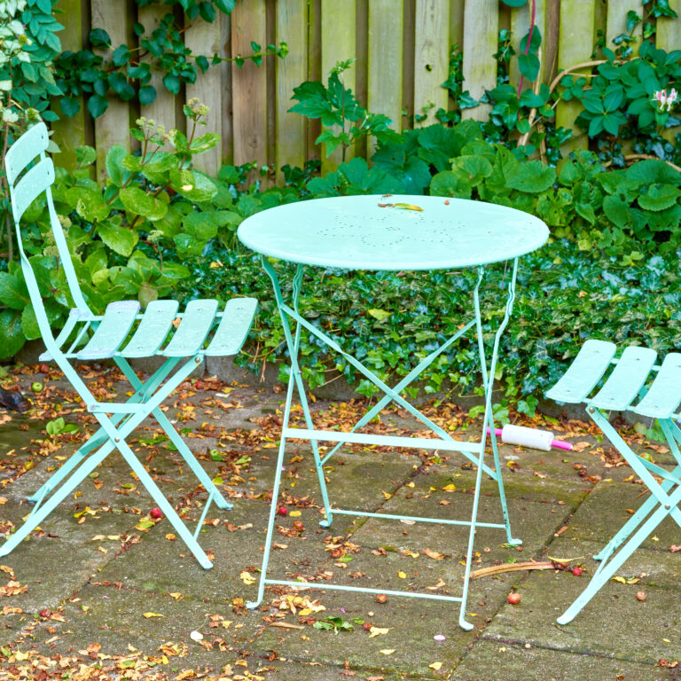 patio table and chair